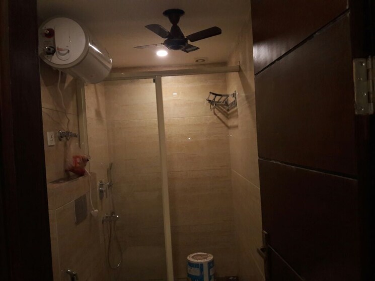 Bathroom, lajpat nagar 4 2 Bedroom 1090 Sq.Ft. Builder Floor In Lajpat Nagar 4 Delhi 9256667