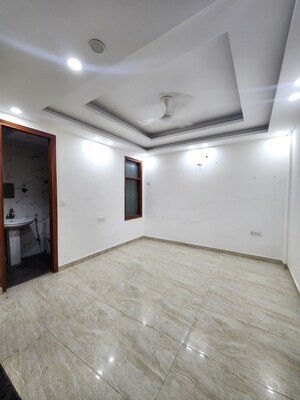 2 BHK Builder Floor For Rent in Chattarpur
