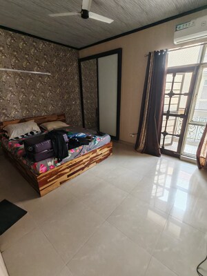 Bedroom in 4 BHK Penthouse at Parsvnath Green Ville, Sector 48 – for Rent