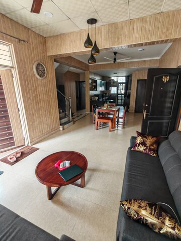 Living Room in 4 BHK Penthouse at Parsvnath Green Ville, Sector 48 – for Rent