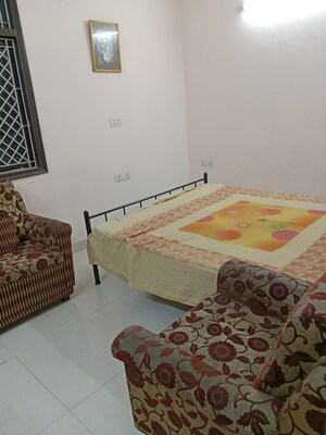 1 BHK Builder Floor For Rent in Santacruz West