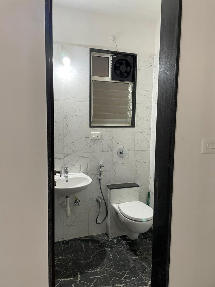 Bathroom, vilas-javdekar-yashwin-encore 2 Bedroom 733 Sq.Ft. Apartment In Wakad Pune 9256732