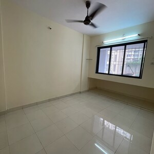 Room in 1 BHK Apartment at Goregaon East – for Rent