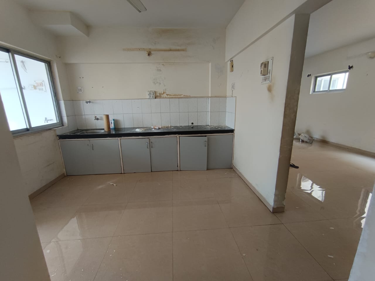 3.5 BHK 1450 Sq.Ft. Apartment in Oxford Village Condominium