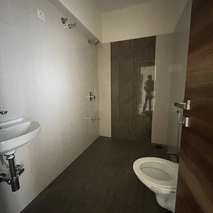 Bathroom, goregaon east 2 Bedroom 715 Sq.Ft. Apartment In Goregaon East Mumbai 9256806