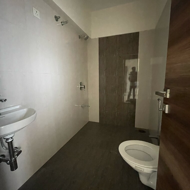 Bathroom, goregaon east 2 Bedroom 715 Sq.Ft. Apartment In Goregaon East Mumbai 9256806