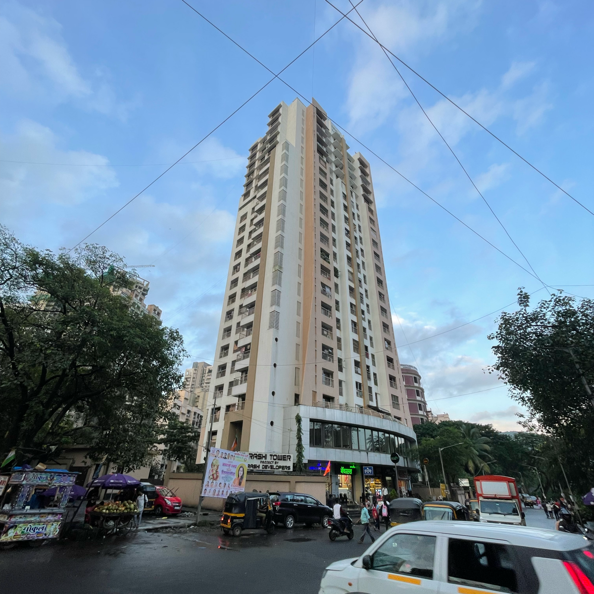 2 BHK + Pooja Room Apartment For Sale in Rashee Tower