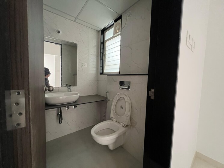 Bathroom, kundan-presidia 3 Bedroom 1388 Sq.Ft. Apartment In Nibm Road Pune 9256838