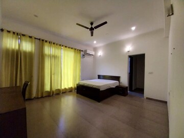 Room in 4 BHK Independent House at RWA Apartments Sector 92, Sector 92 – for Rent