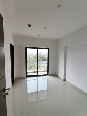 Room in 3.5 BHK Apartment at Ekta California, Nibm Road – for Rent