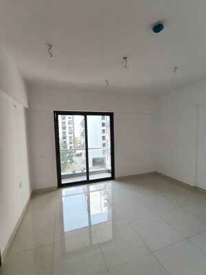 Room in 3.5 BHK Apartment at Ekta California, Nibm Road – for Rent