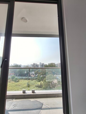 Furnished Amenities in 3.5 BHK Apartment at Ekta California, Nibm Road – for Rent