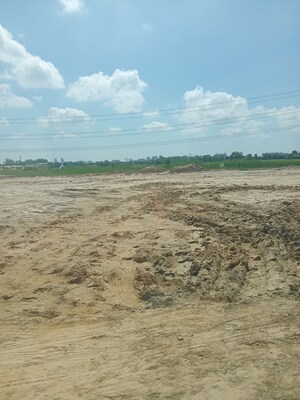  Plot For Sale in Satya Service Suits, Sector 102