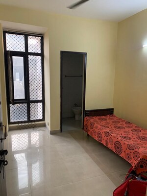 Room in 3 BHK Apartment at Vip Road – for Rent