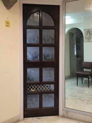 Living Room in 1.5 BHK Apartment at Andheri East – for Rent