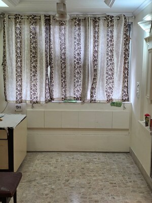 Living Room in 1.5 BHK Apartment at Andheri East – for Rent