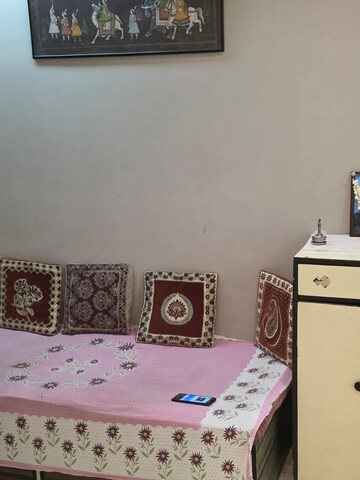 Master Plan in 1.5 BHK Apartment at Andheri East – for Rent