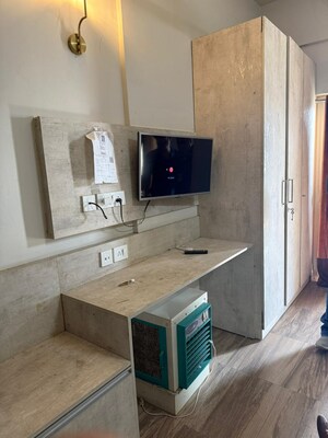 Furnished Amenities in 1 BHK Apartment at Paramount Golfforeste, Zeta I Greater Noida – for Rent