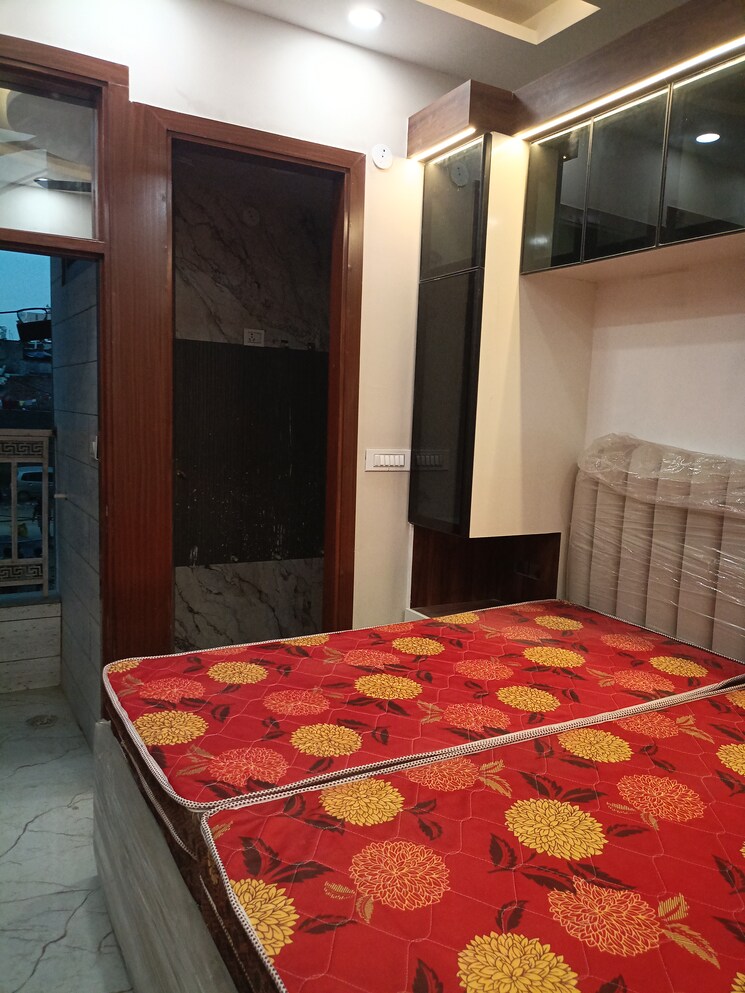 Bedroom, mohan garden 2 Bedroom 50 Sq.Yd. Builder Floor In Mohan Garden Delhi 9257031