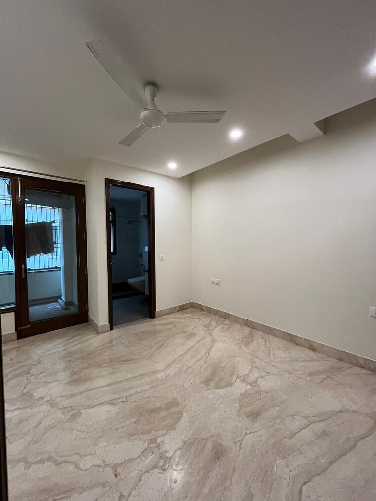 Room, navjeevan vihar 3 Bedroom 2250 Sq.Ft. Builder Floor In Navjeevan Vihar Delhi 9257111