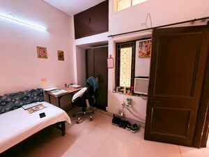 Living Room in 2 BHK Apartment at Karol Bagh – for Rent