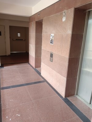 Lift in 3 BHK Apartment at Jasola – for Sale