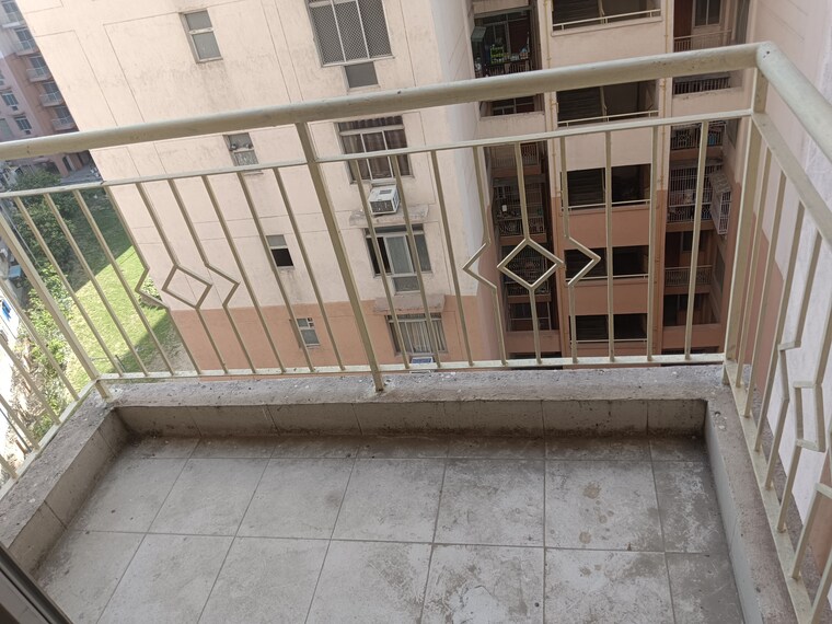 Balcony, jasola 3 Bedroom 166 Sq.Yd. Apartment In Jasola Delhi 9257161