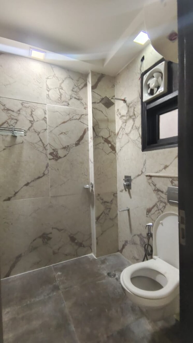 Bathroom, risland-sky-mansion 3 Bedroom 1200 Sq.Ft. Builder Floor In Chattarpur Delhi 9257267