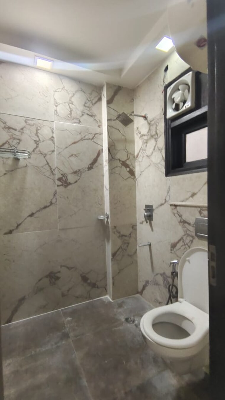 Bathroom, risland-sky-mansion 3 Bedroom 1200 Sq.Ft. Builder Floor In Chattarpur Delhi 9257267