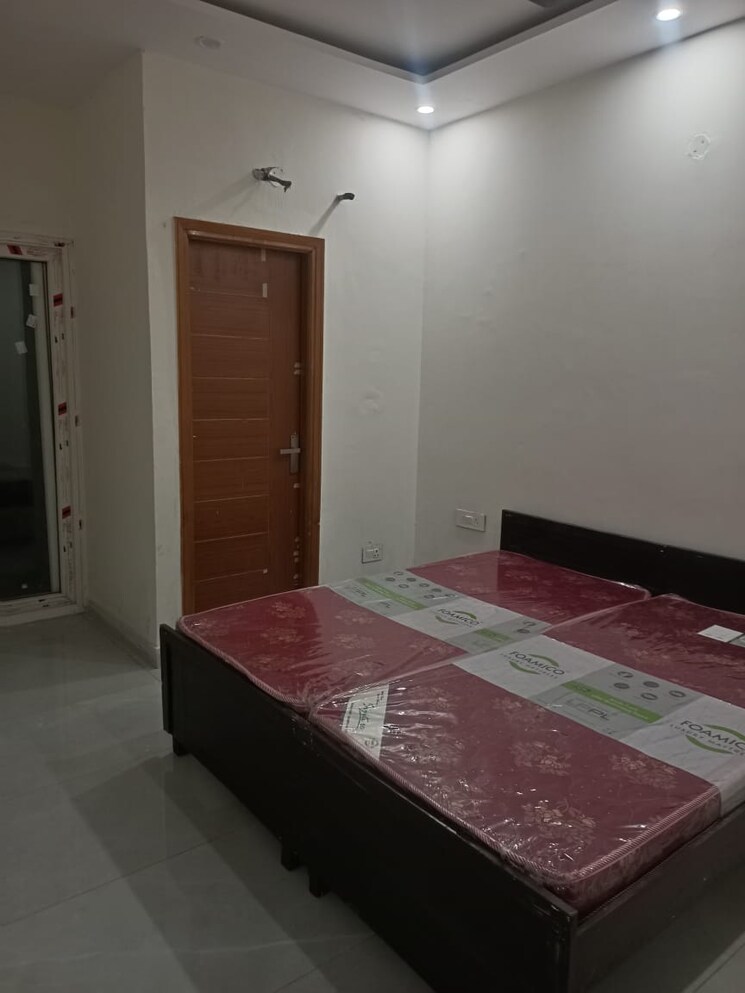 Bedroom, skynet-towers 3 Bedroom 1080 Sq.Ft. Apartment In Patiala Road Zirakpur 9257299