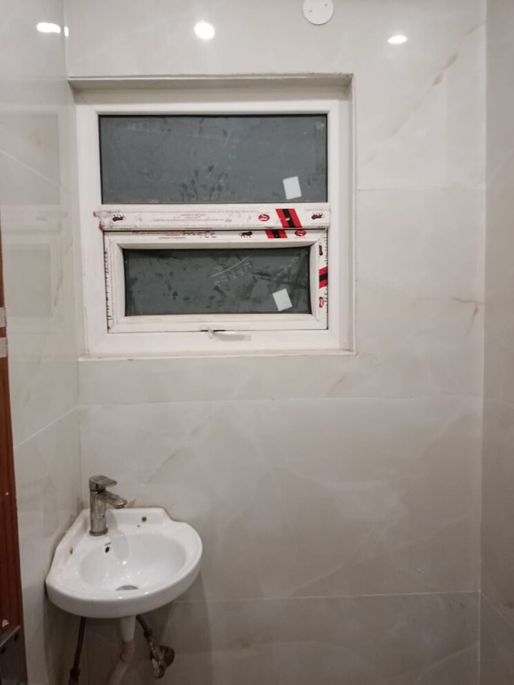 Bathroom, skynet-towers 3 Bedroom 1080 Sq.Ft. Apartment In Patiala Road Zirakpur 9257299