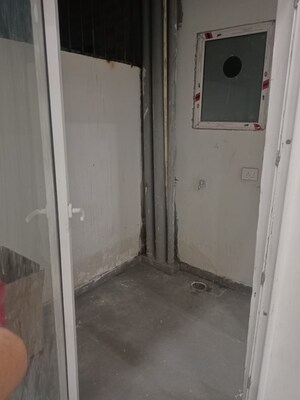 Bathroom in 3 BHK Apartment at Skynet Towers, Patiala Road – for Rent