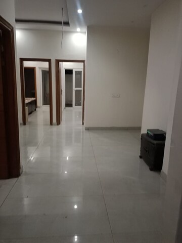 Room in 3 BHK Apartment at Skynet Towers, Patiala Road – for Rent