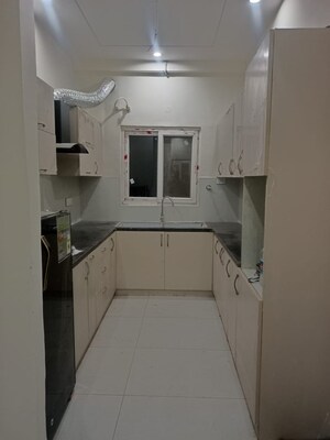 Bathroom in 3 BHK Apartment at Skynet Towers, Patiala Road – for Rent