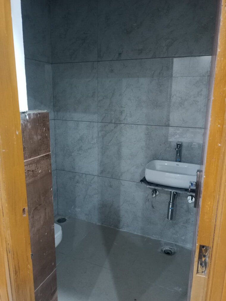 Bathroom, skynet-towers 3 Bedroom 1080 Sq.Ft. Apartment In Patiala Road Zirakpur 9257299
