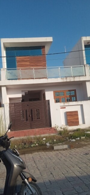 2 BHK Villa For Sale in Chinhat