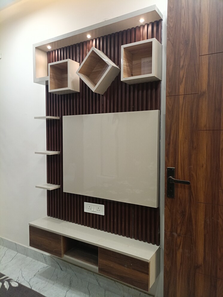 Exterior View, mohan garden 3 Bedroom 70 Sq.Yd. Builder Floor In Mohan Garden Delhi 9257354