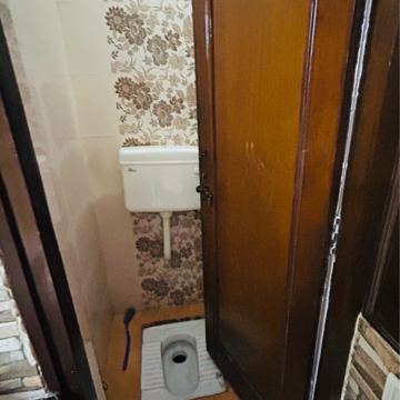 Building Lobby in 2 BHK Builder Floor at Lajpat Nagar I – for Sale