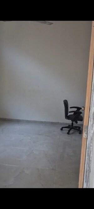 Master Bedroom in 2 BHK Apartment at Bismillah Arcade, Byculla – for Rent