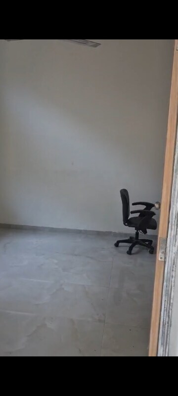 Master Bedroom in 2 BHK Apartment at Bismillah Arcade, Byculla – for Rent