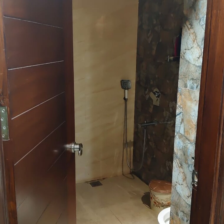 Bathroom, parklands 3 Bedroom 250 Sq.Yd. Builder Floor In Sector 85 Faridabad 9257393