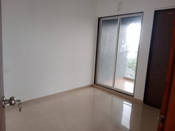 Room in 2 BHK Apartment at Thane West – for Rent