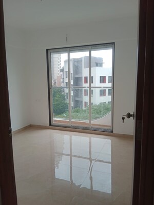 Room in 2 BHK Apartment at Thane West – for Rent