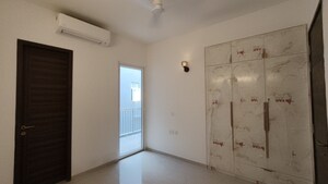 Room in 3 BHK Apartment at Smart World Orchard, Sector 61 – for Rent