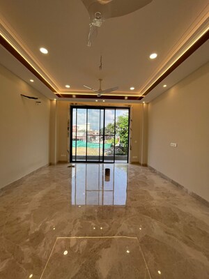 Room in 3 BHK Builder Floor at Balliwala – for Sale