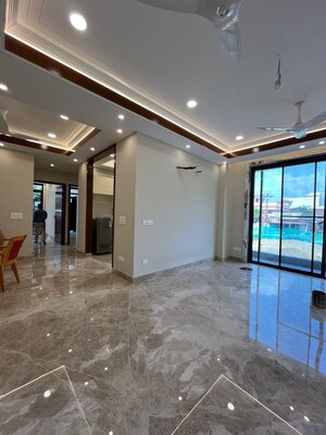 Room in 3 BHK Builder Floor at Balliwala – for Sale