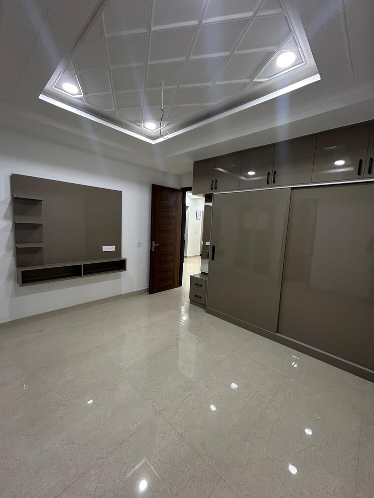 Room, patiala road 3 Bedroom 1307 Sq.Ft. Builder Floor In Patiala Road Zirakpur 9257570