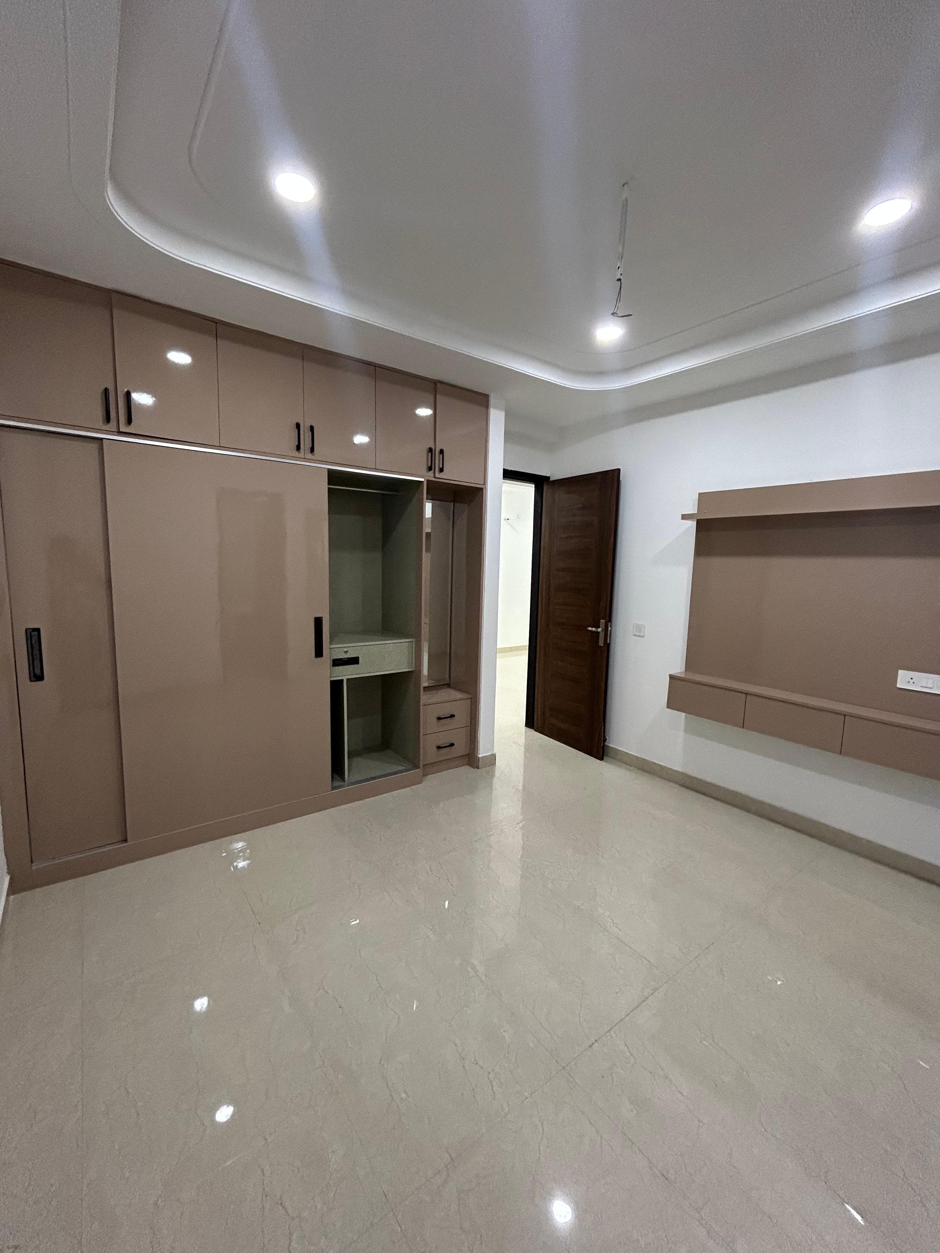 3 BHK Builder Floor For Sale in Vardhman Estate 