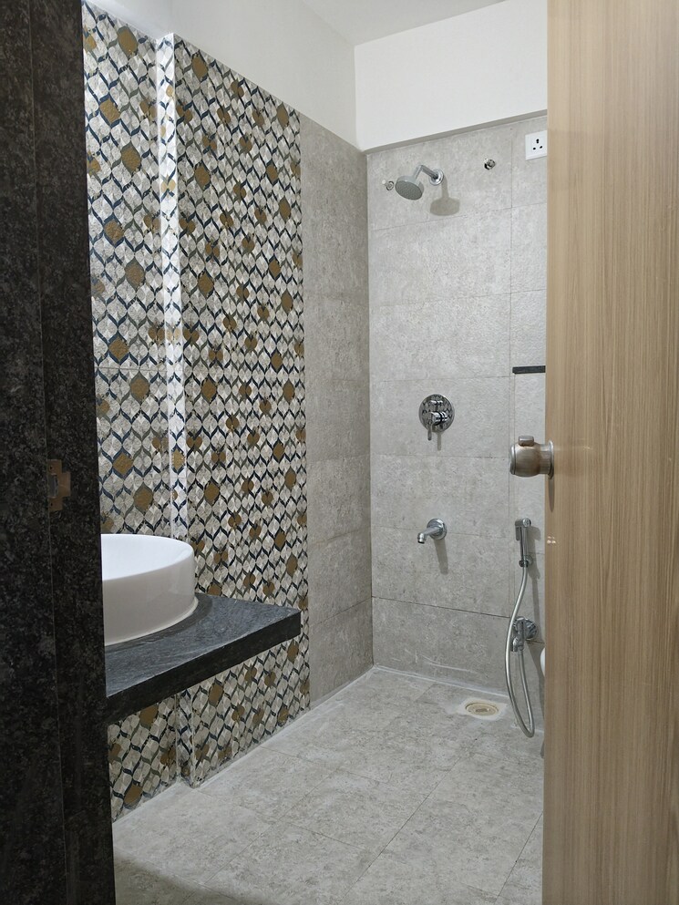 Bathroom, newton-homes-tathawade 2 Bedroom 815 Sq.Ft. Apartment In Tathawade Pune 9257566