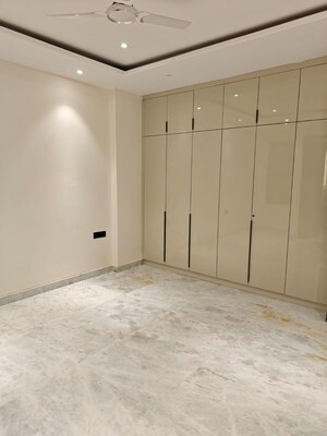 Room in 2 BHK Builder Floor at Sushant Lok I – for Rent